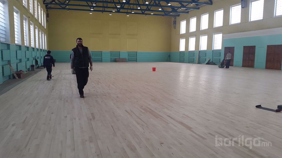 МУИС-ийн спорт заалны шалны ажлын гүйцэтгэл 90 хувьтай байна.